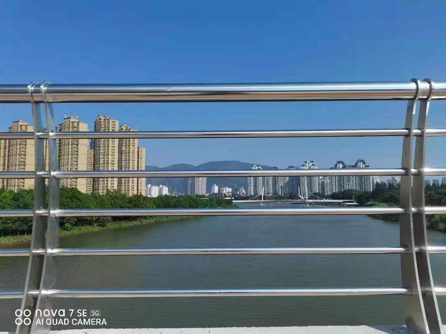 西藏不銹鋼復(fù)合管護(hù)欄