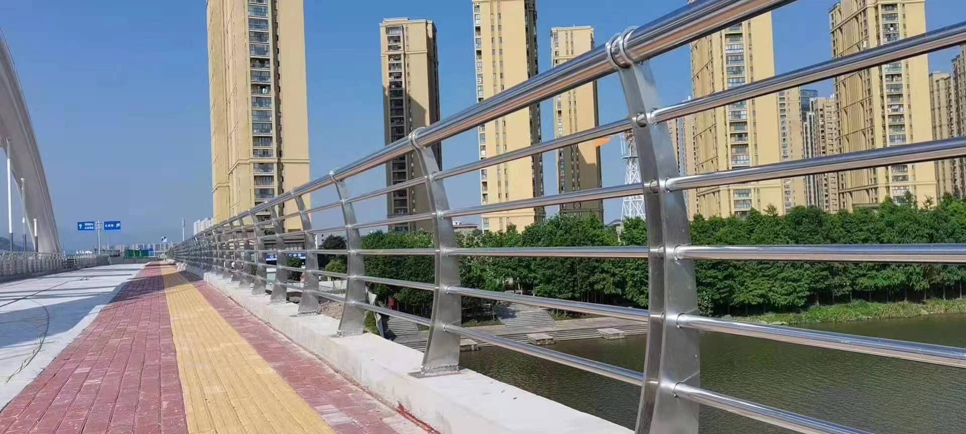 輝南不銹鋼復合管護欄